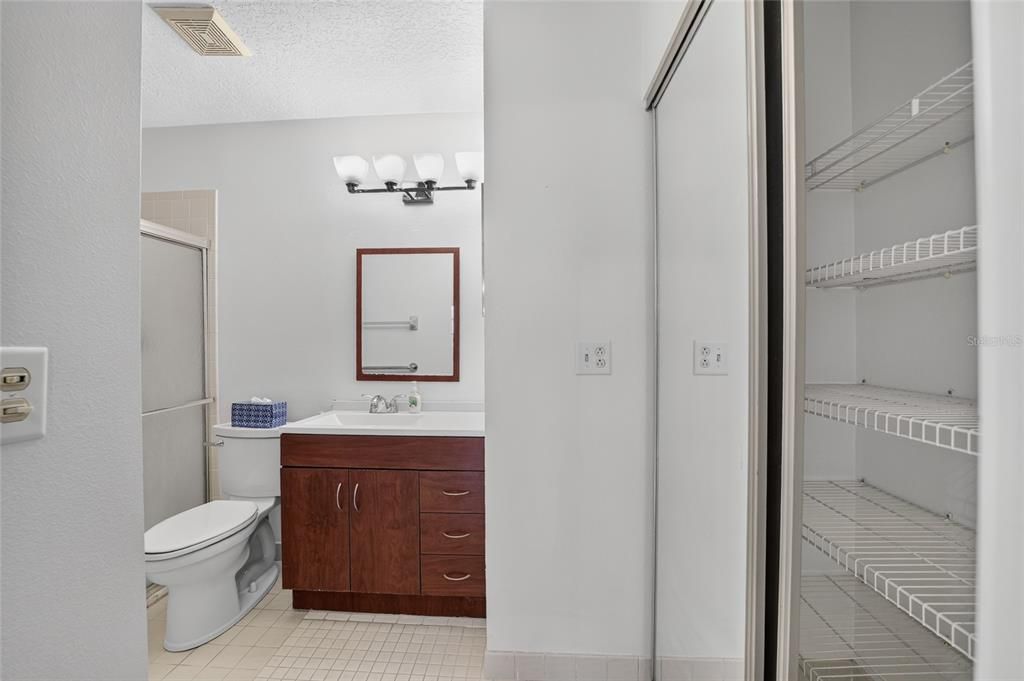 For Sale: $184,900 (2 beds, 2 baths, 1163 Square Feet)