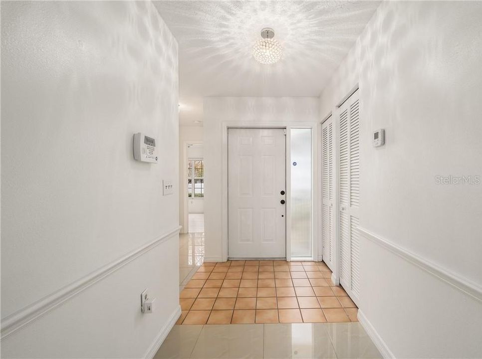 For Sale: $195,000 (2 beds, 2 baths, 1163 Square Feet)