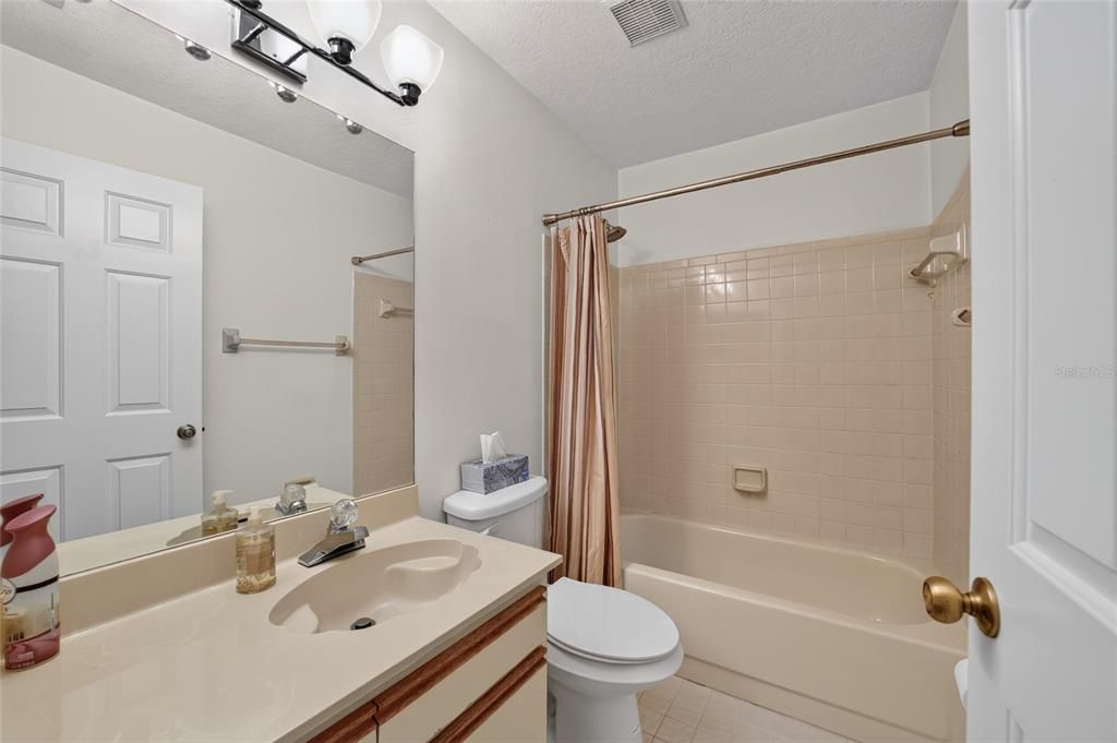 For Sale: $184,900 (2 beds, 2 baths, 1163 Square Feet)