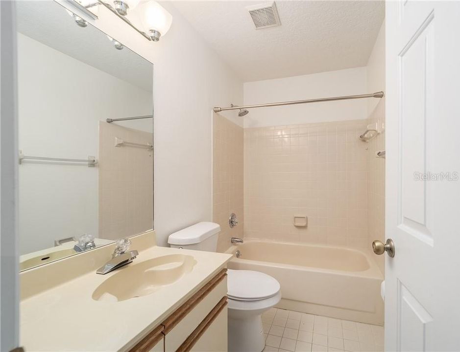 For Sale: $195,000 (2 beds, 2 baths, 1163 Square Feet)