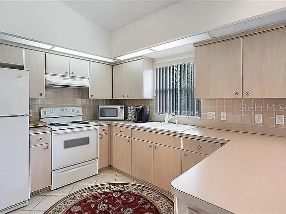For Sale: $349,000 (3 beds, 2 baths, 1996 Square Feet)