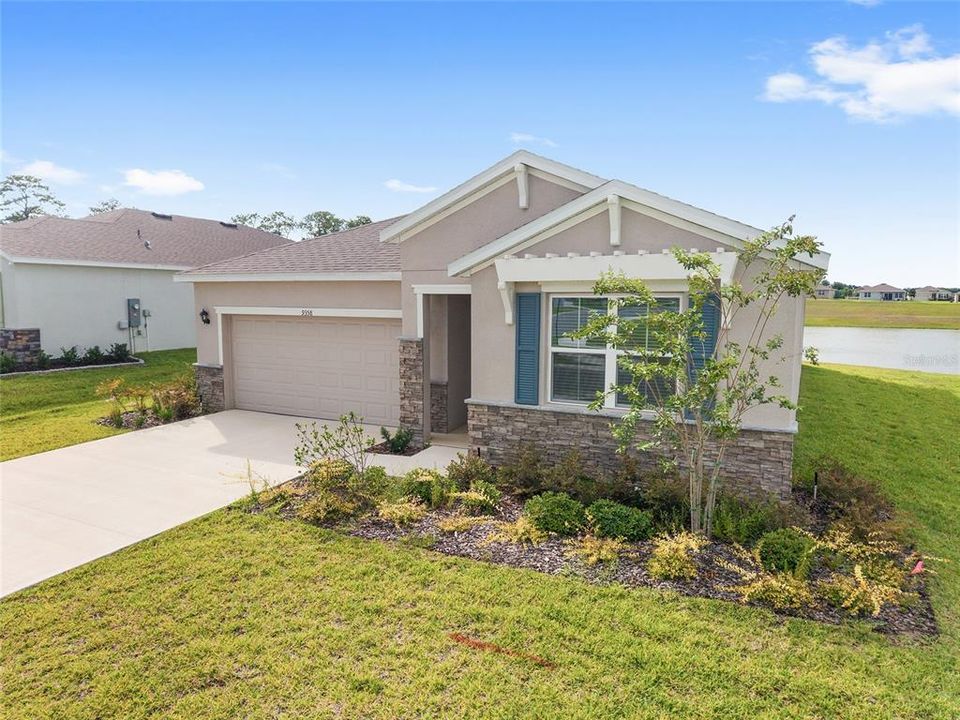 For Sale: $299,900 (2 beds, 2 baths, 1813 Square Feet)