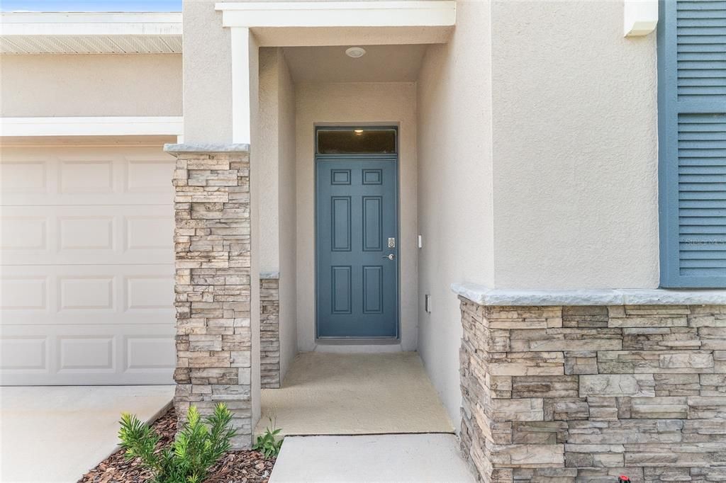 For Sale: $299,900 (2 beds, 2 baths, 1813 Square Feet)