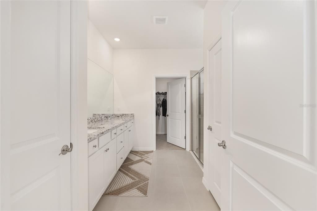 For Sale: $299,900 (2 beds, 2 baths, 1813 Square Feet)