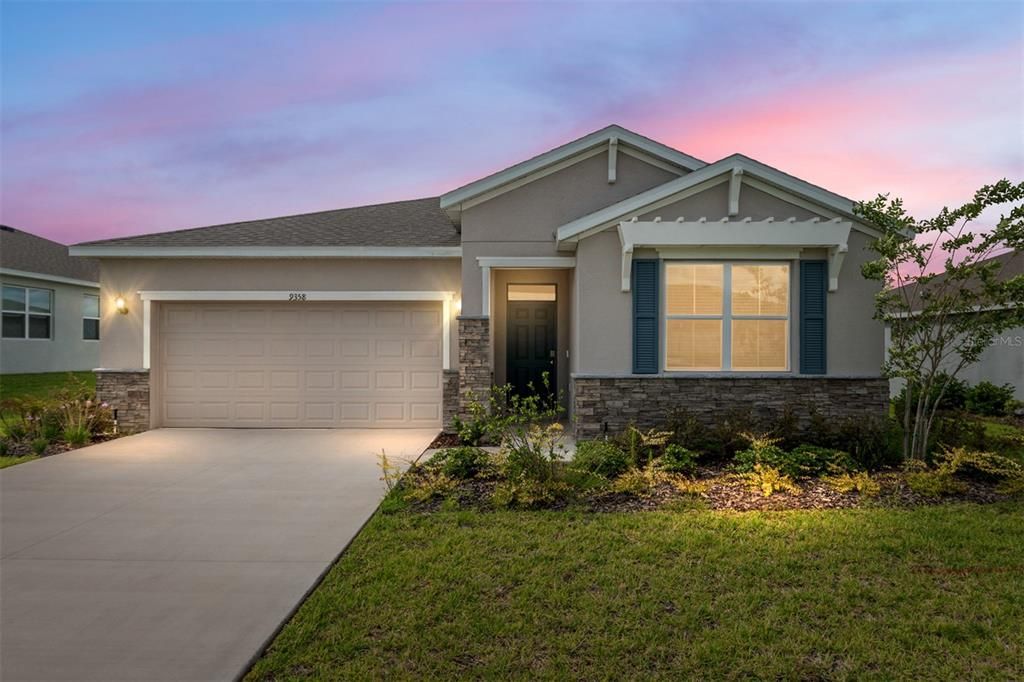 For Sale: $299,900 (2 beds, 2 baths, 1813 Square Feet)