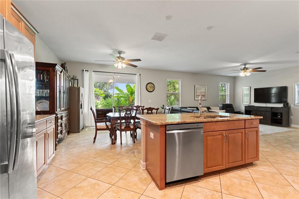 For Sale: $475,000 (4 beds, 2 baths, 2954 Square Feet)