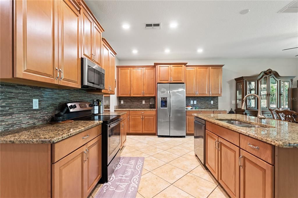 For Sale: $475,000 (4 beds, 2 baths, 2954 Square Feet)