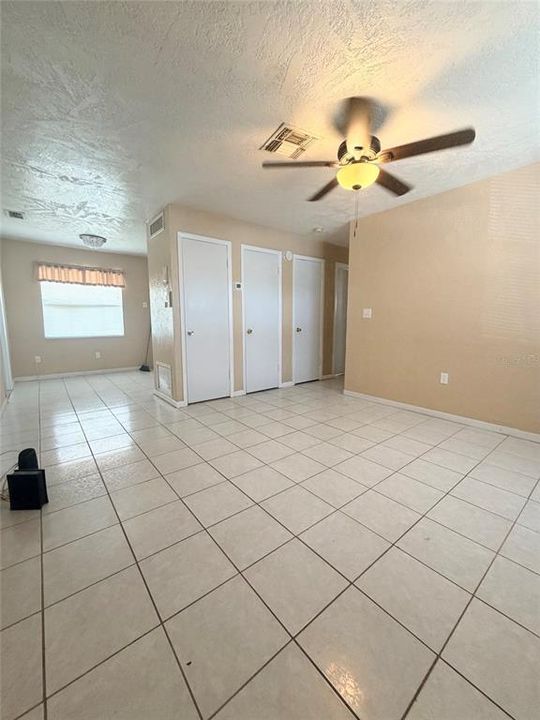 В аренду: $1,950 (3 спален, 2 ванн, 1225 Квадратных фут)