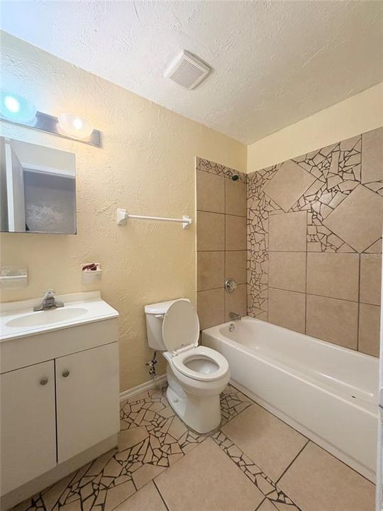 В аренду: $1,950 (3 спален, 2 ванн, 1225 Квадратных фут)