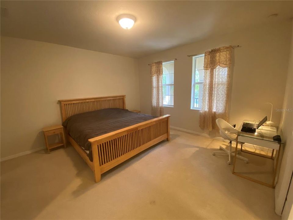 For Rent: $2,100 (3 beds, 2 baths, 1661 Square Feet)