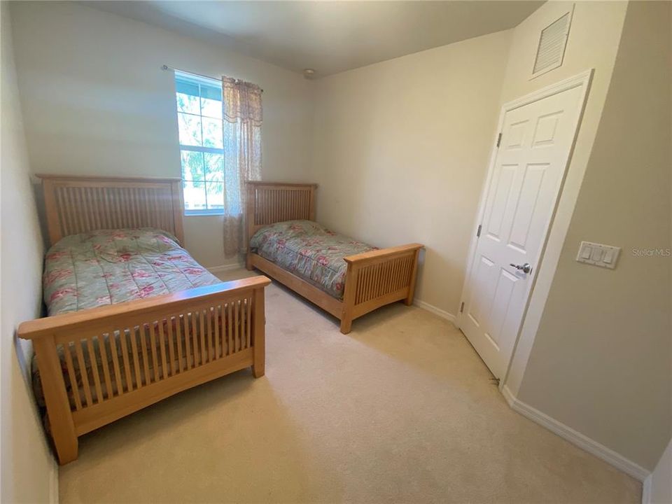 For Rent: $2,100 (3 beds, 2 baths, 1661 Square Feet)