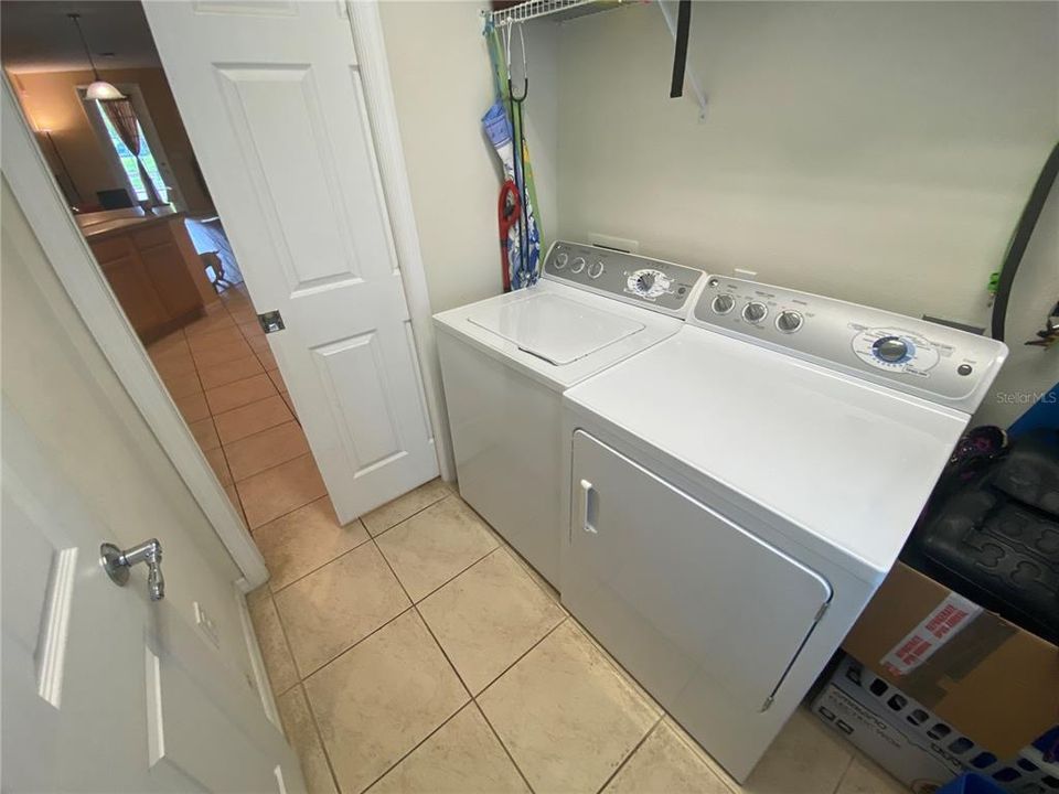 For Rent: $2,100 (3 beds, 2 baths, 1661 Square Feet)