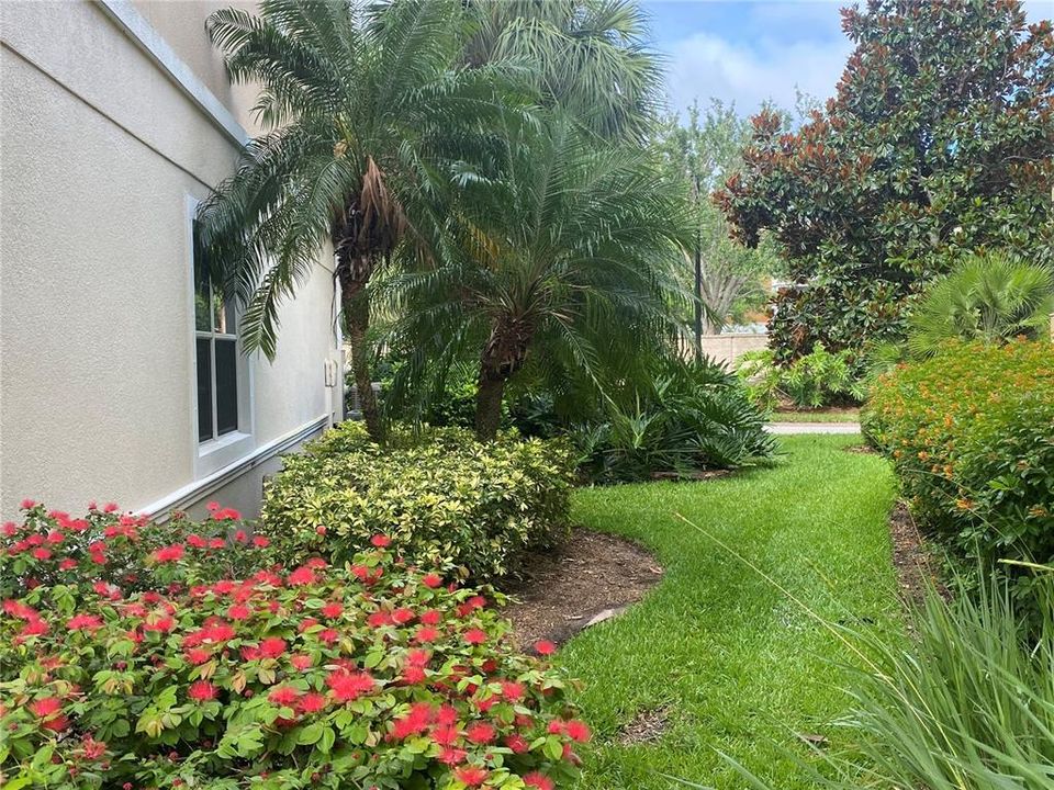 For Rent: $2,100 (3 beds, 2 baths, 1661 Square Feet)