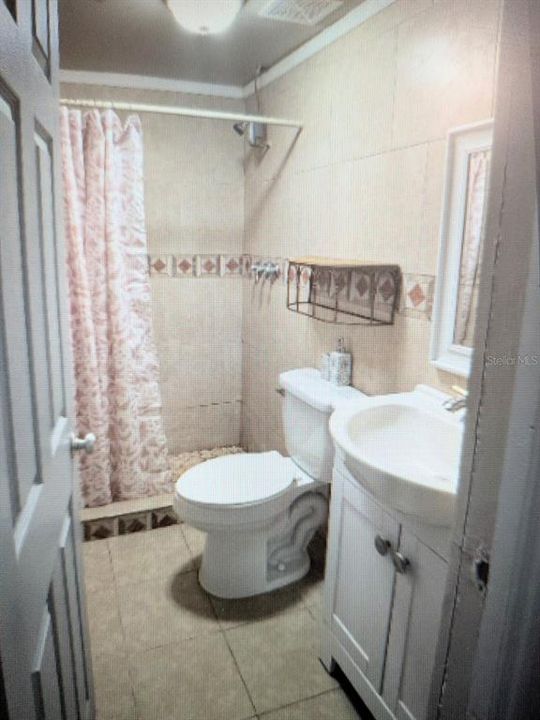 For Rent: $995 (1 beds, 1 baths, 256 Square Feet)