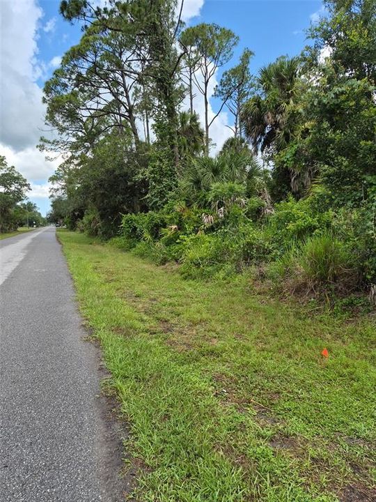 合同活跃: $18,000 (0.23 acres)
