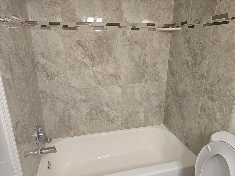 На продажу: $199,000 (2 спален, 2 ванн, 1092 Квадратных фут)