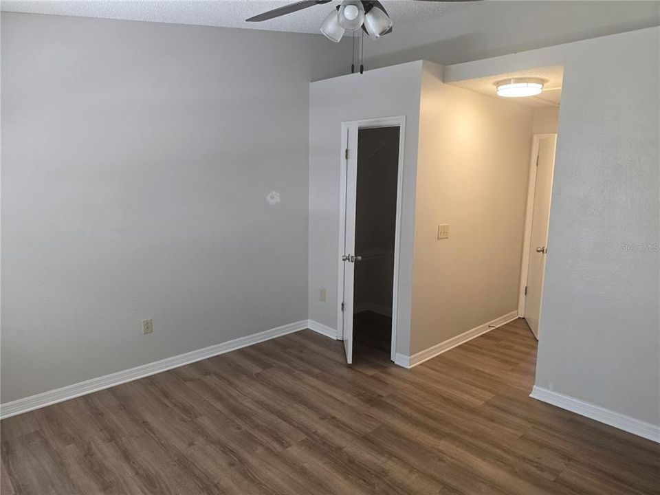 На продажу: $199,000 (2 спален, 2 ванн, 1092 Квадратных фут)
