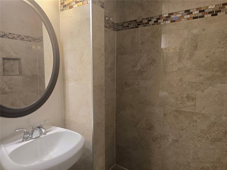 На продажу: $199,000 (2 спален, 2 ванн, 1092 Квадратных фут)
