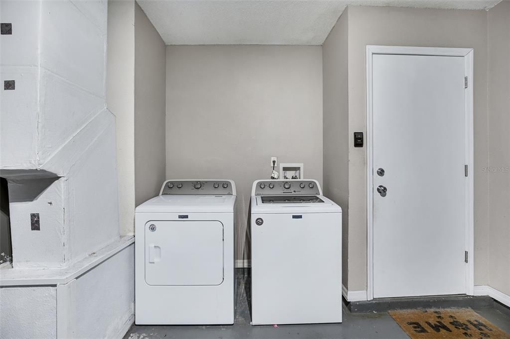 For Sale: $375,000 (3 beds, 2 baths, 1596 Square Feet)