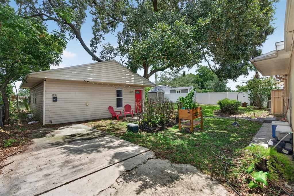 For Sale: $725,000 (4 beds, 0 baths, 2044 Square Feet)