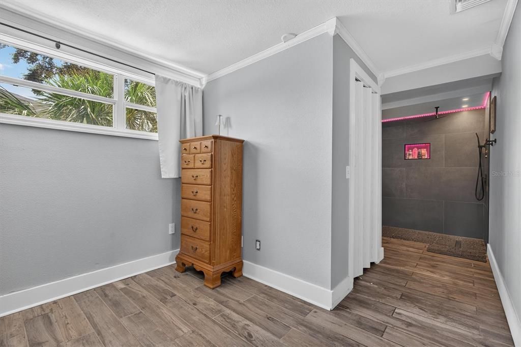 For Sale: $725,000 (4 beds, 0 baths, 2044 Square Feet)