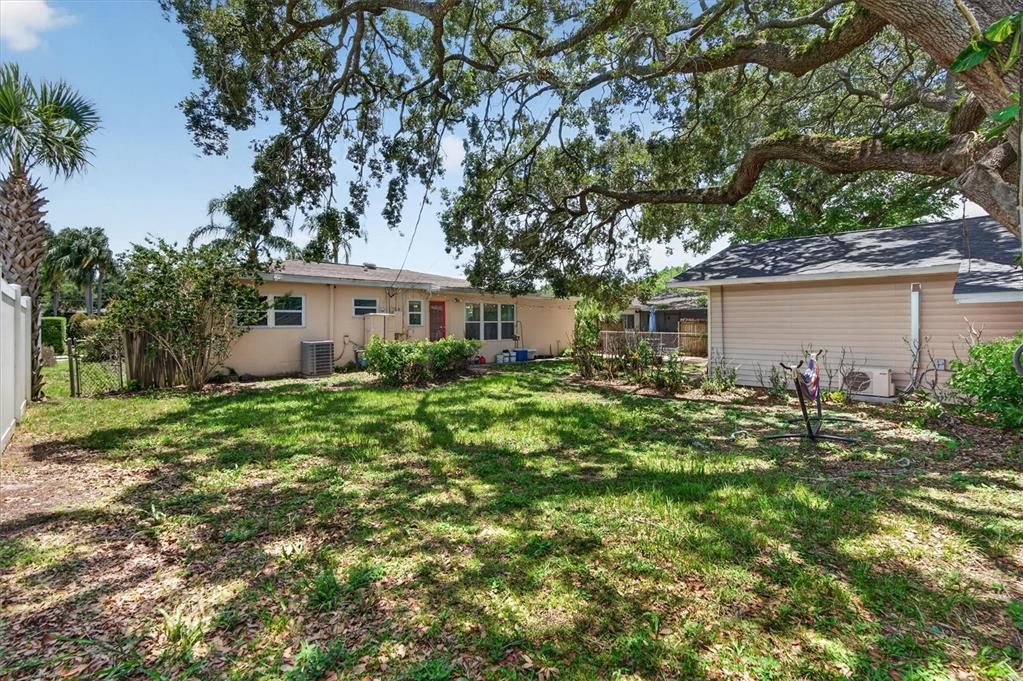 For Sale: $725,000 (4 beds, 0 baths, 2044 Square Feet)