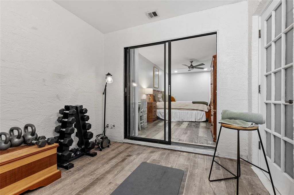 For Sale: $350,000 (3 beds, 2 baths, 1647 Square Feet)