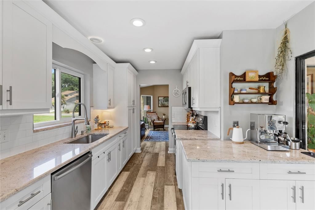 For Sale: $350,000 (3 beds, 2 baths, 1647 Square Feet)
