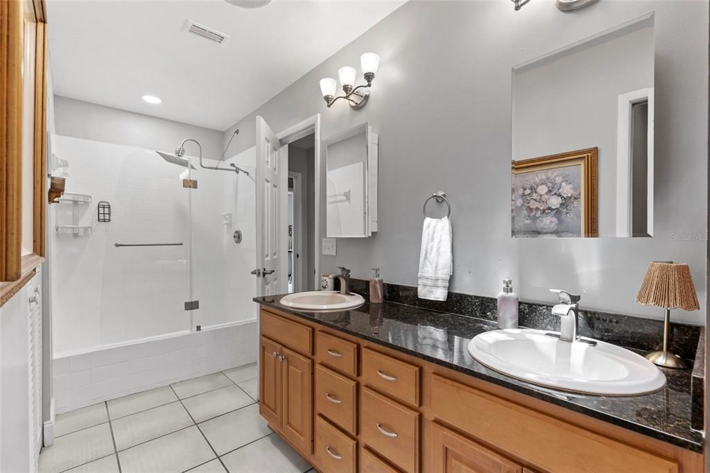 For Sale: $350,000 (3 beds, 2 baths, 1647 Square Feet)