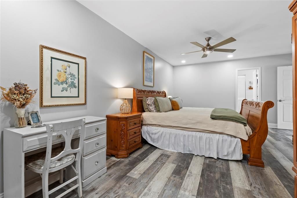 For Sale: $350,000 (3 beds, 2 baths, 1647 Square Feet)