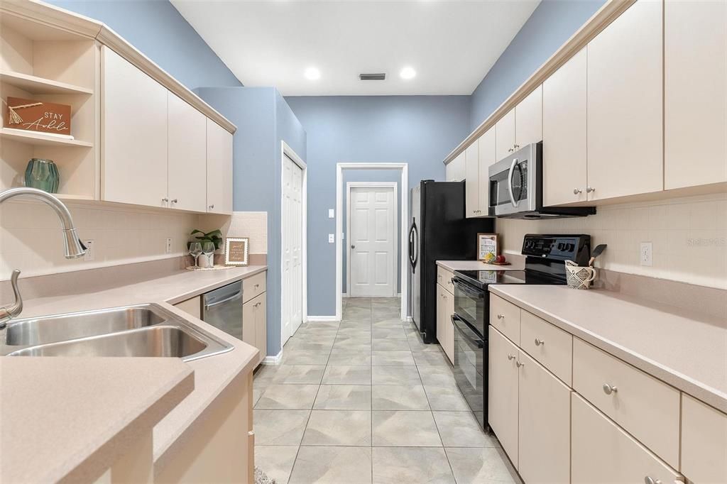 待售: $239,900 (2 贝兹, 2 浴室, 1537 平方英尺)