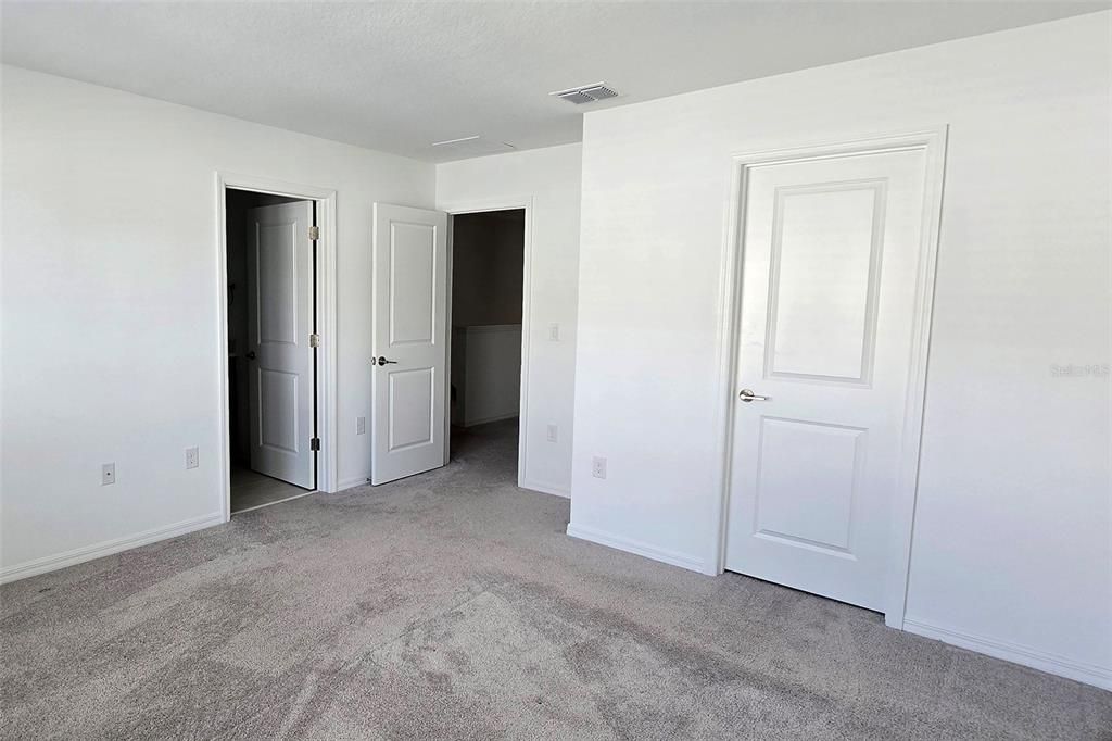 В аренду: $1,850 (3 спален, 2 ванн, 1407 Квадратных фут)
