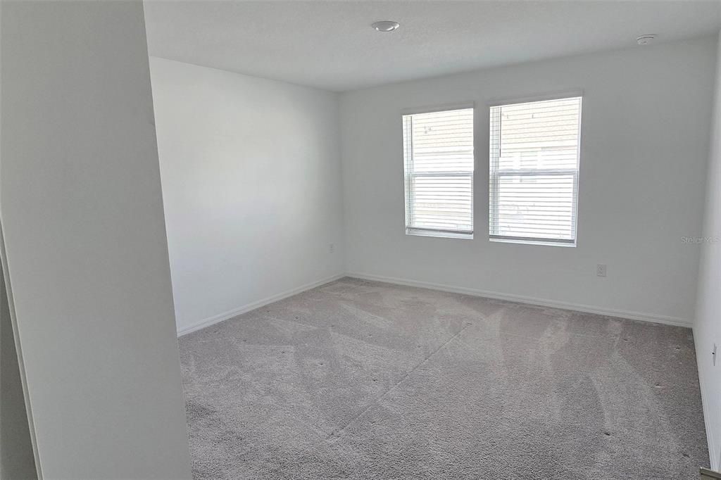 В аренду: $1,850 (3 спален, 2 ванн, 1407 Квадратных фут)