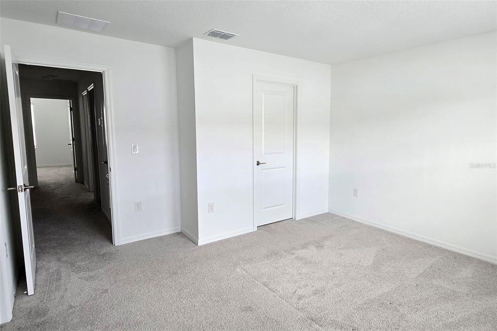 В аренду: $1,850 (3 спален, 2 ванн, 1407 Квадратных фут)
