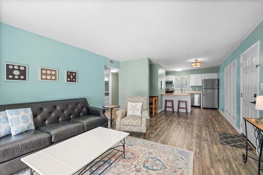 For Sale: $130,000 (2 beds, 2 baths, 900 Square Feet)