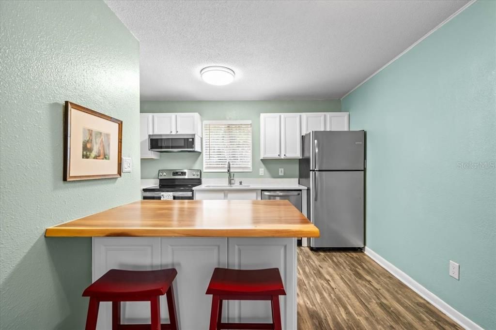 For Sale: $130,000 (2 beds, 2 baths, 900 Square Feet)