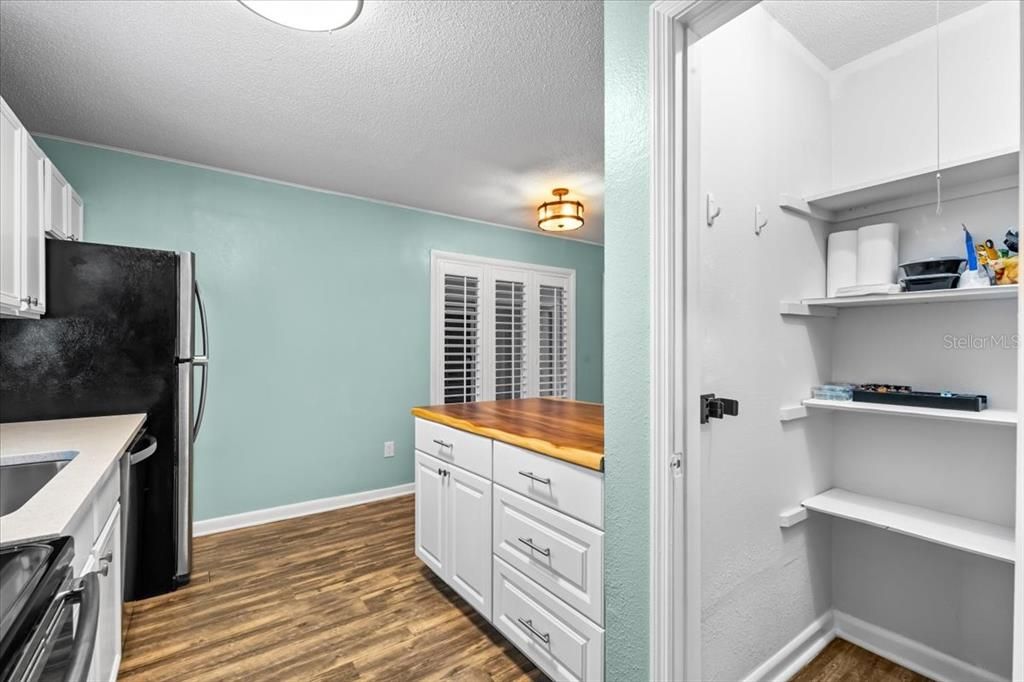 For Sale: $130,000 (2 beds, 2 baths, 900 Square Feet)