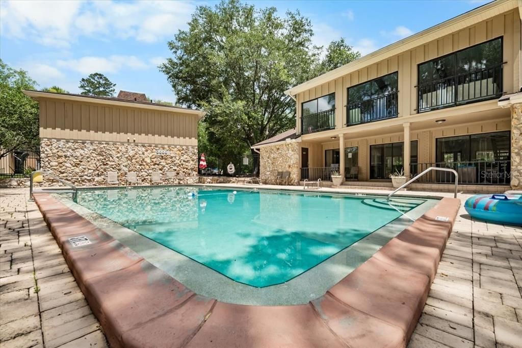 For Sale: $130,000 (2 beds, 2 baths, 900 Square Feet)