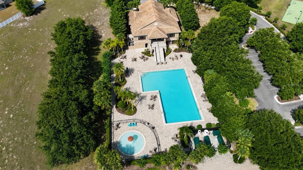 En Venta: $415,000 (4 camas, 2 baños, 2024 Pies cuadrados)