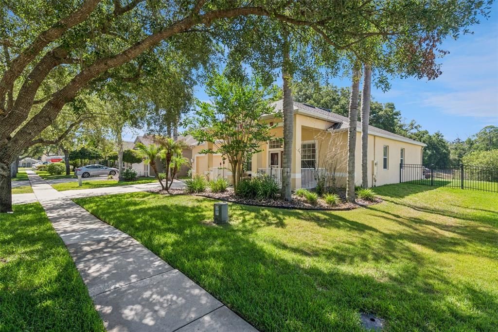 En Venta: $415,000 (4 camas, 2 baños, 2024 Pies cuadrados)