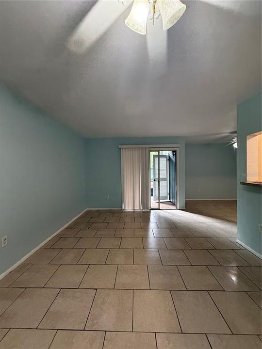 For Rent: $1,600 (4 beds, 2 baths, 1638 Square Feet)
