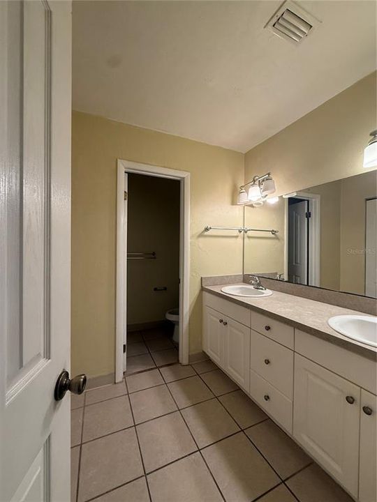 For Rent: $1,600 (4 beds, 2 baths, 1638 Square Feet)