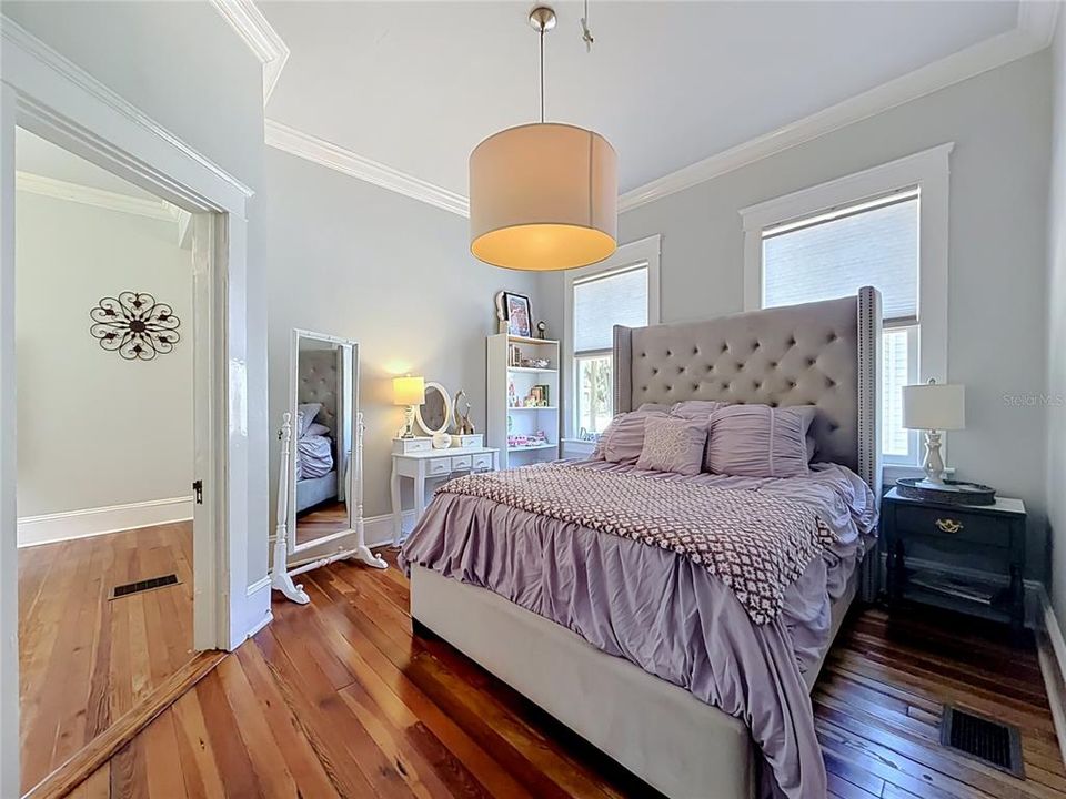 En Venta: $445,000 (2 camas, 1 baños, 1102 Pies cuadrados)
