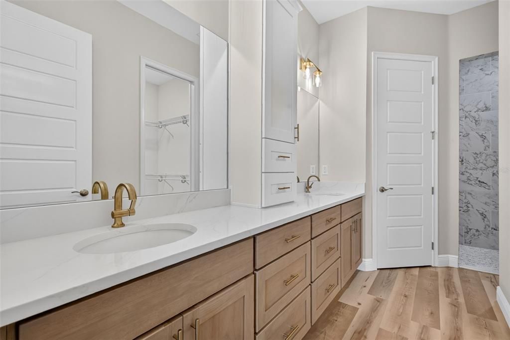For Sale: $319,900 (3 beds, 2 baths, 1605 Square Feet)
