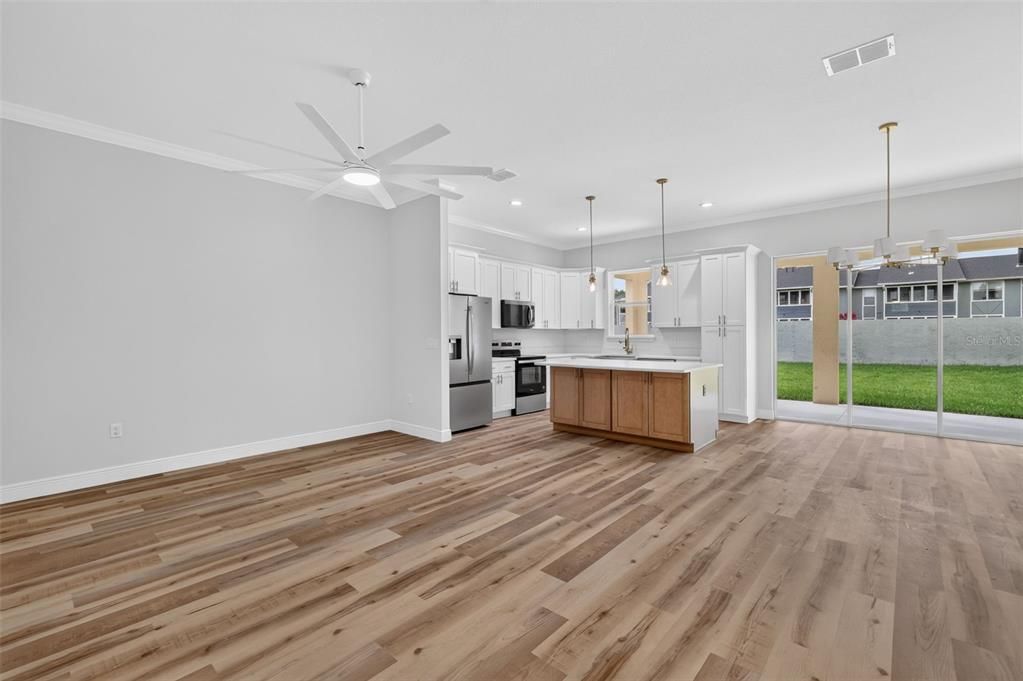 For Sale: $319,900 (3 beds, 2 baths, 1605 Square Feet)