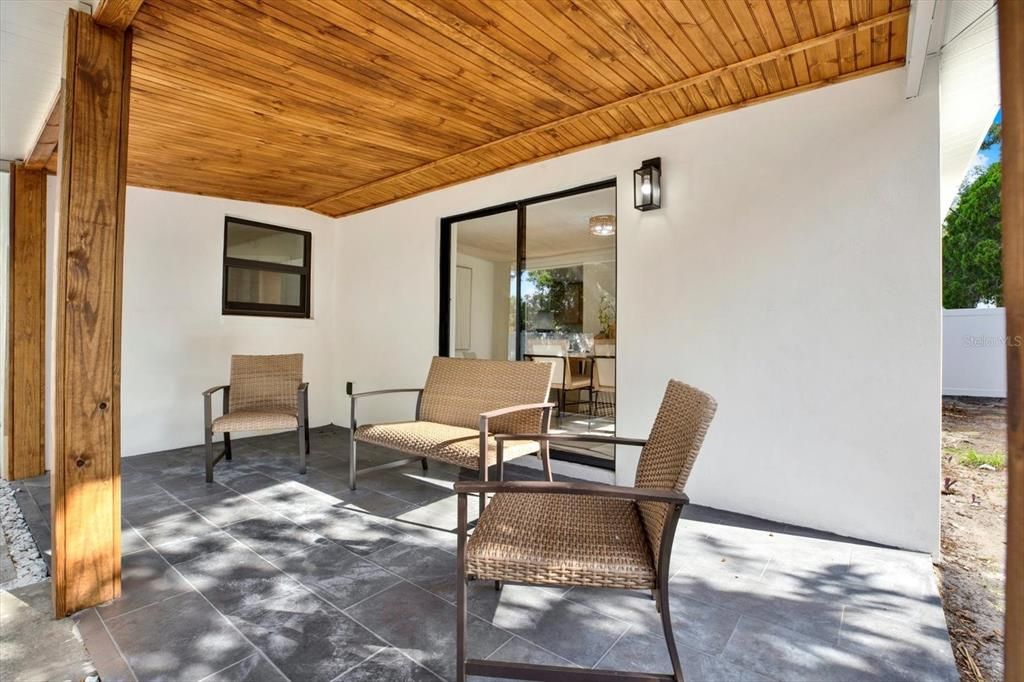 En Venta: $530,000 (4 camas, 2 baños, 1569 Pies cuadrados)