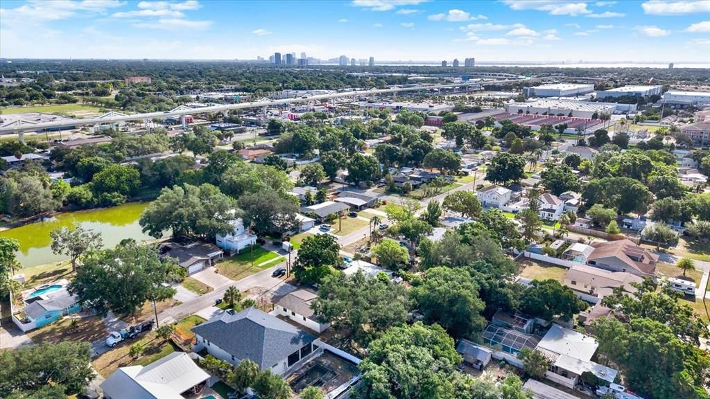 En Venta: $530,000 (4 camas, 2 baños, 1569 Pies cuadrados)