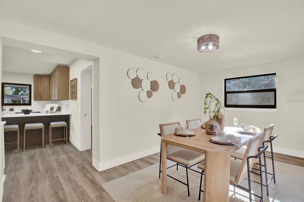 En Venta: $530,000 (4 camas, 2 baños, 1569 Pies cuadrados)
