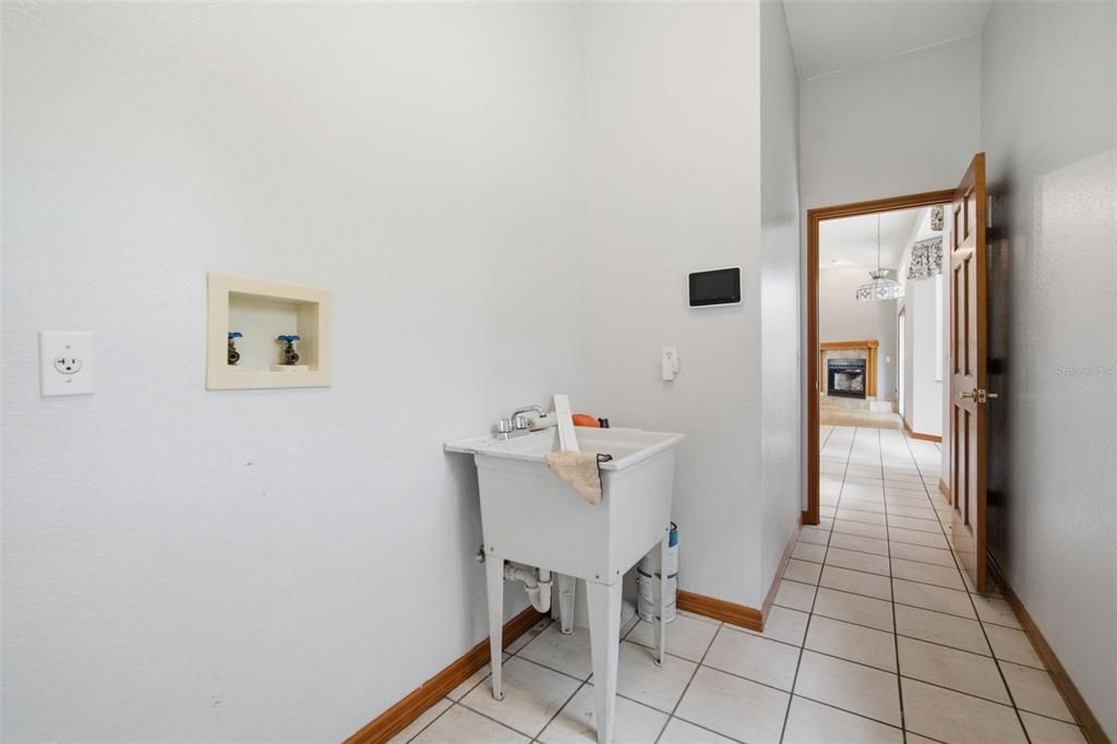 For Sale: $679,000 (3 beds, 2 baths, 2404 Square Feet)