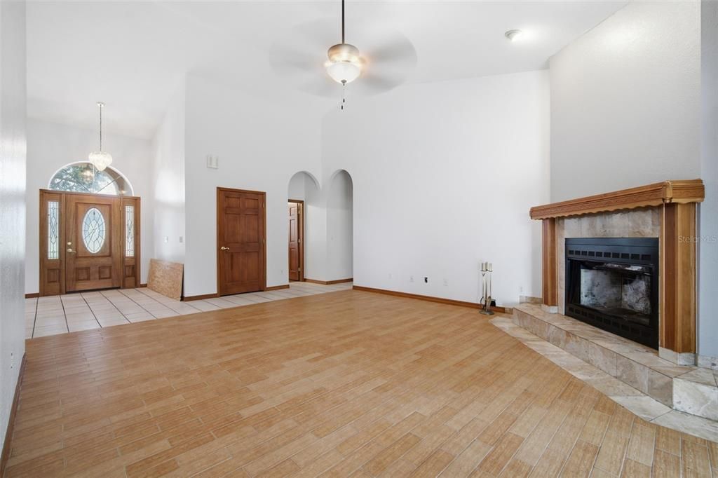 For Sale: $679,000 (3 beds, 2 baths, 2404 Square Feet)